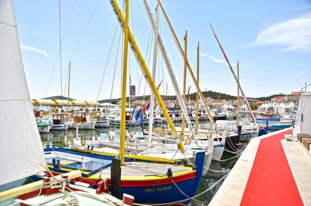 Rooms & Apartments Marinero Betina  Exterior photo