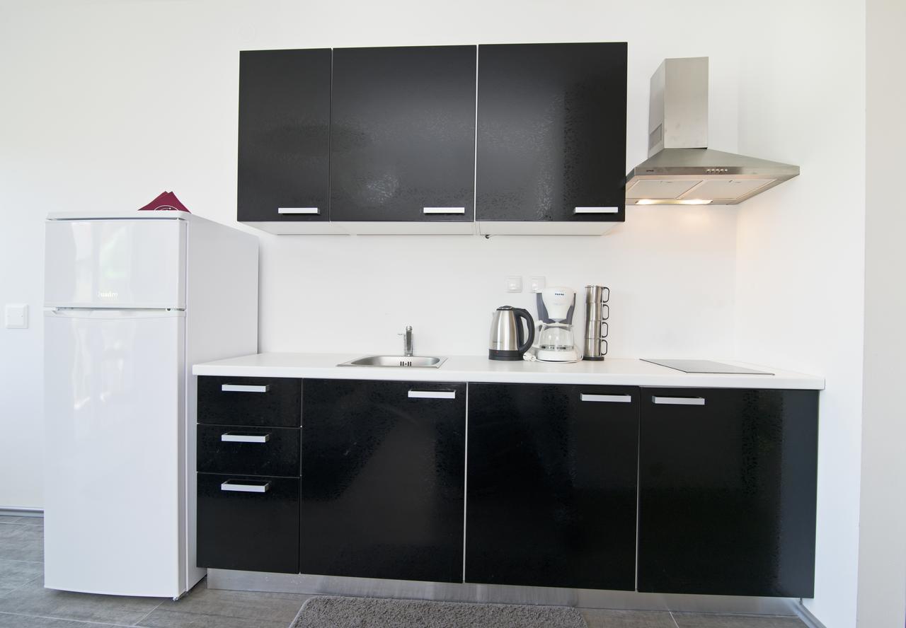 Rooms & Apartments Marinero Betina  Exterior photo